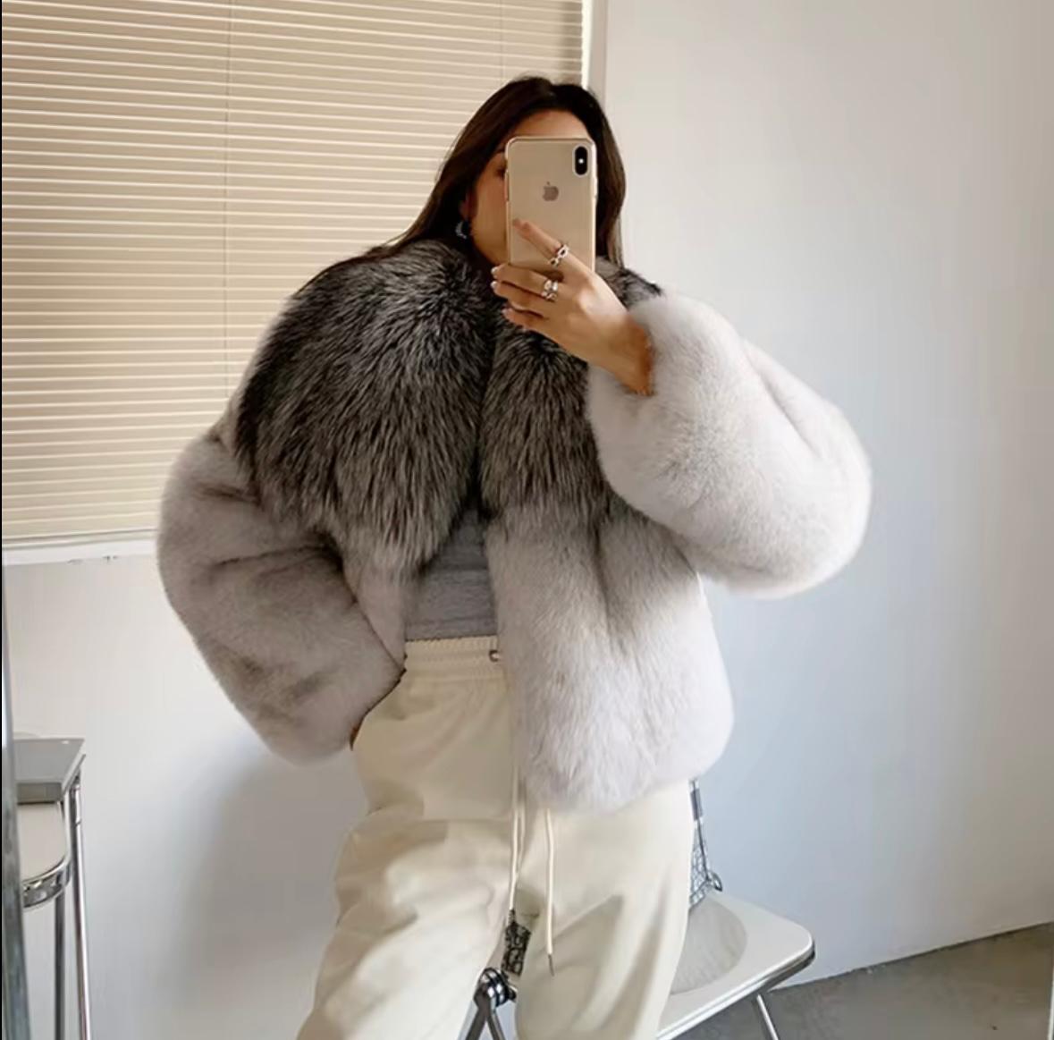 Luxury Short Real Fur Jacket – Elegant & Sporty Winter Statement